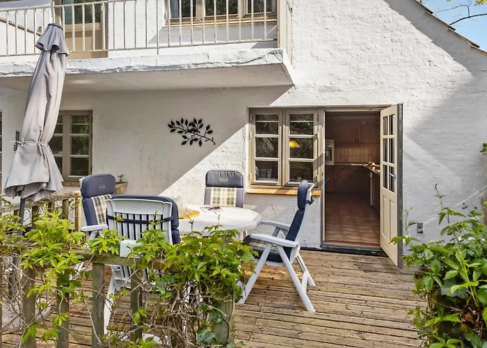 2 Bedroom Awesome In Vejstrup