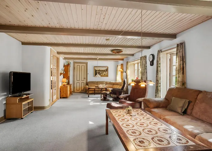 Lägenhet 2 Bedroom Awesome In Vejstrup