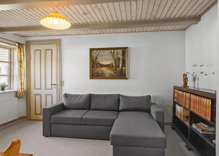 Lägenhet 2 Bedroom Awesome In