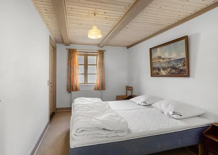 2 Bedroom Awesome In Lägenhet