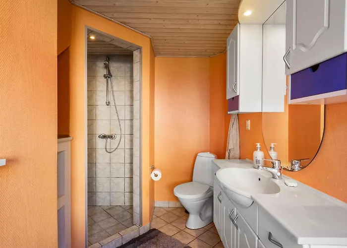 Lägenhet 2 Bedroom Awesome In